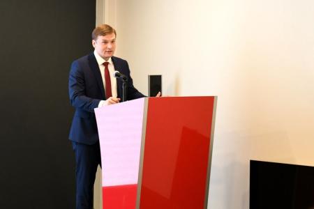 Глава Хакасии Валентин Коновалов дал старт конференции по социально-экономическому развитию регионов