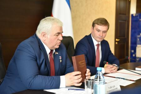 Республика Хакасия. Валентин Коновалов провел рабочую встречу с Казбеком Тайсаевым