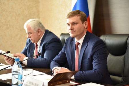 Республика Хакасия. Валентин Коновалов провел рабочую встречу с Казбеком Тайсаевым