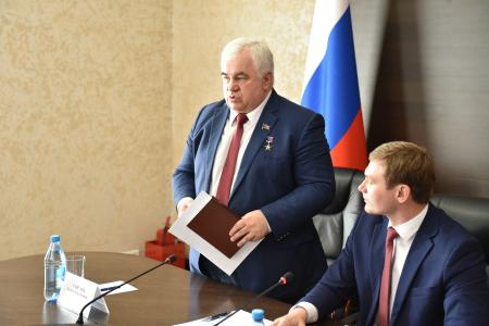 Республика Хакасия. Валентин Коновалов провел рабочую встречу с Казбеком Тайсаевым