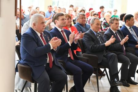 Республика Хакасия. Валентин Коновалов провел рабочую встречу с Казбеком Тайсаевым