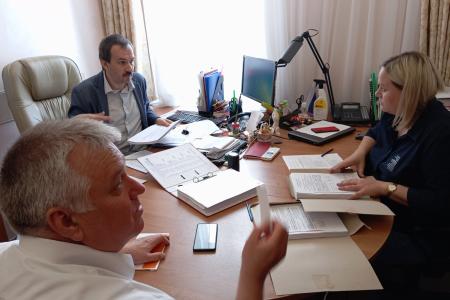 Воронежская область. Кандидат в губернаторы от КПРФ А.И. Рогатнев сдал документы в избирательную комиссию