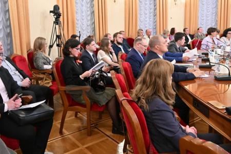КПРФ в Госдуме провела круглый стол на тему: «Бюджетно-налоговая политика России в период проведения СВО: проблемы и решения»