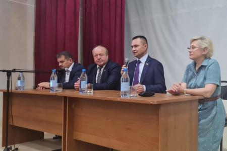 Депутат Госдумы Сергей Казанков высоко оценил работу правительства Хакасии под руководством Валентина Коновалова