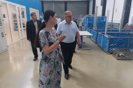 Кандидат на должность Губернатора Московской области от КПРФ Александр Наумов посетил многофункциональный испытательный центр «ПромМаш Тест» в городском округе Чехов