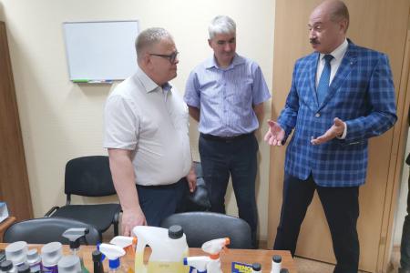 Кандидат в Губернаторы Московской области от КПРФ Александр Наумов посетил предприятие АО «Автохимпроект» в городе Химки