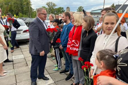 Заместитель Председателя ЦК КПРФ В.И. Кашин возложил цветы к мемориалу «Погибшим воинам-химикам» в г.о. Щёлково