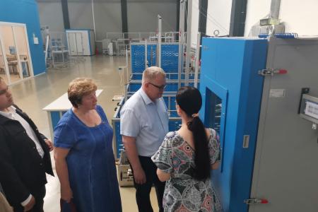 Кандидат на должность Губернатора Московской области от КПРФ Александр Наумов посетил многофункциональный испытательный центр «ПромМаш Тест» в городском округе Чехов
