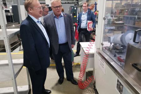 Кандидат на должность Губернатора Московской области от КПРФ Александр Наумов посетил Наро-Фоминский машиностроительный завод