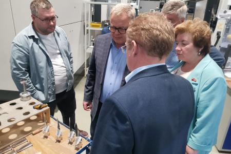 Кандидат на должность Губернатора Московской области от КПРФ Александр Наумов посетил Наро-Фоминский машиностроительный завод