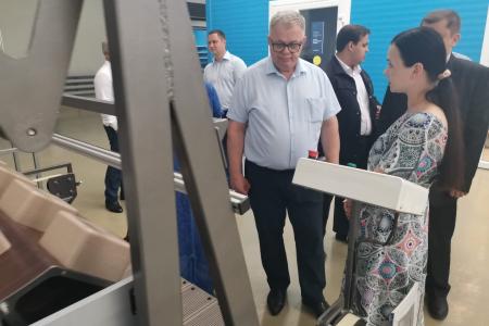 Кандидат на должность Губернатора Московской области от КПРФ Александр Наумов посетил многофункциональный испытательный центр «ПромМаш Тест» в городском округе Чехов