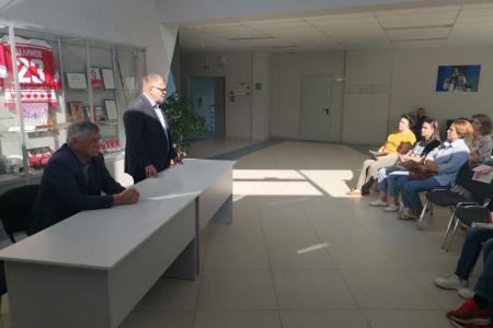Кандидат на должность Губернатора Подмосковья от КПРФ Александр Наумов посетил Ледовый дворец в Наро-Фоминске
