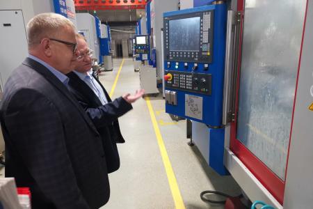 Кандидат на должность Губернатора Московской области от КПРФ Александр Наумов посетил Наро-Фоминский машиностроительный завод