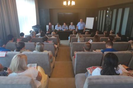 Кандидат в Губернаторы Московской области от КПРФ Александр Наумов посетил мебельное предприятие  «Эстетика» в городе Шатура