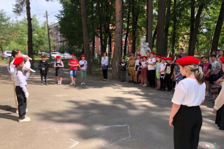 Тульский обком провел патриотическую акцию