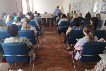 Заместитель Председателя Московской областной Думы, руководитель фракции КПРФ Александр Наумов посетил фармацевтическое предприятие «ЭКОлаб»