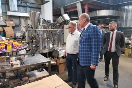 Кандидат в Губернаторы Московской области от КПРФ Александр Наумов посетил предприятие АО «Автохимпроект» в городе Химки