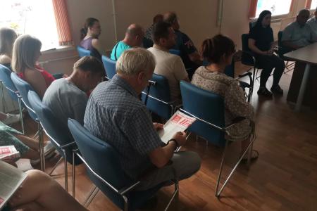 Заместитель Председателя Московской областной Думы, руководитель фракции КПРФ Александр Наумов посетил фармацевтическое предприятие «ЭКОлаб»