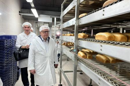 Заместитель Председателя ЦК КПРФ, Председатель Комитета Госдумы по аграрным вопросам В.И. Кашин посетил ЗАО «Щёлковохлеб»