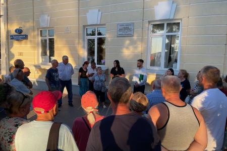 Краснодарский край. Кандидаты от КПРФ в городскую Думу Геленджика провели встречу с избирателями рядом с администрацией