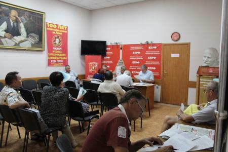 Николай Коломейцев провел в Севастополе депутатский прием