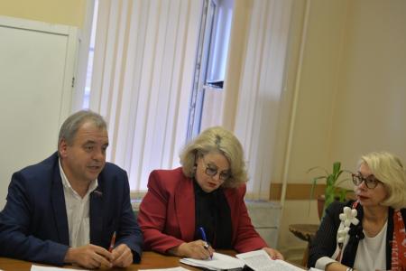Нина Останина и новосибирские депутаты-коммунисты встретились с участниками боевых действий