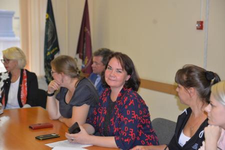 Нина Останина и новосибирские депутаты-коммунисты встретились с участниками боевых действий