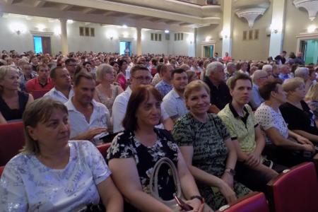 Сергей Гаврилов поздравил воронежских строителей самолетов с профессиональным праздником