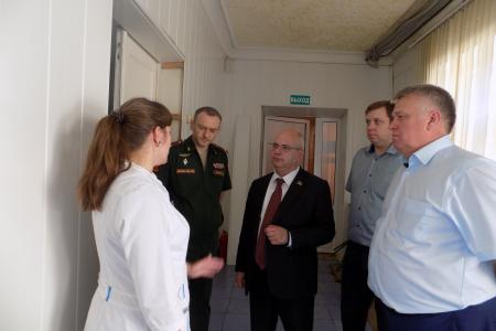 Депутаты-коммунисты подключились к решению проблемных вопросов Воронежского военного госпиталя