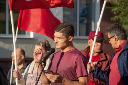 "Нет грабительским тарифам!": Митинг протеста в Томске
