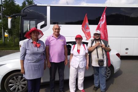 Патриотический авто-мотопробег в Москве в поддержку промышленности и новой индустриализации