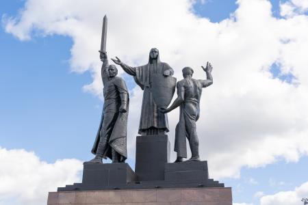 Коммунисты Перми почтили память героев Курской битвы