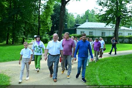 Г.А. Зюганов посетил музей-заповедник И.С. Тургенева "Спасское-Лутовиново" в Орловской области