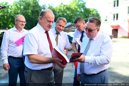 Продолжается рабочий визит Председателя ЦК КПРФ Г.А. Зюганова в город Орел. Второй день