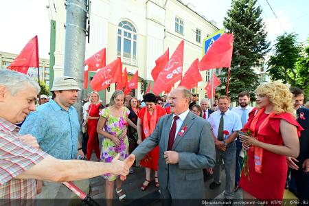 Продолжается рабочий визит Председателя ЦК КПРФ Г.А. Зюганова в город Орел. Второй день