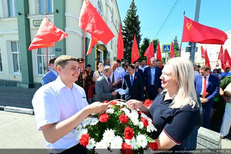 Продолжается рабочий визит Председателя ЦК КПРФ Г.А. Зюганова в город Орел. Второй день