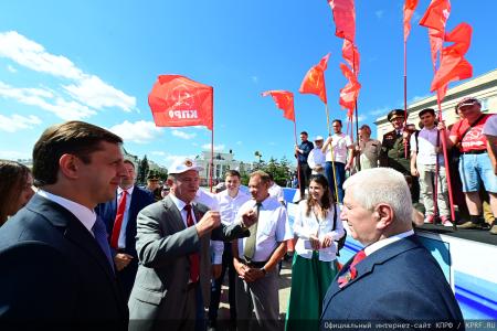 Продолжается рабочий визит Председателя ЦК КПРФ Г.А. Зюганова в город Орел. Второй день