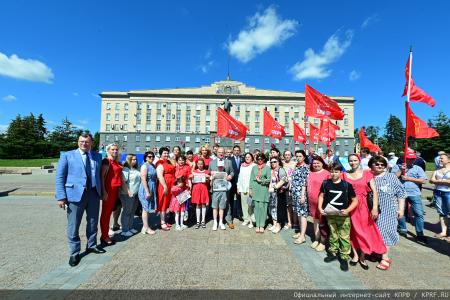 Продолжается рабочий визит Председателя ЦК КПРФ Г.А. Зюганова в город Орел. Второй день