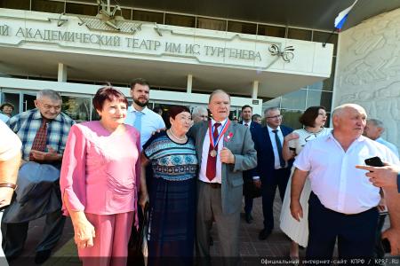 Продолжается рабочий визит Председателя ЦК КПРФ Г.А. Зюганова в город Орел. Второй день