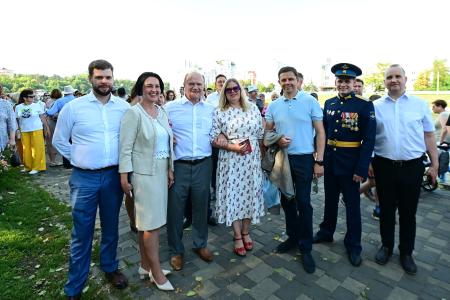 При участии Г.А. Зюганова в городе Орле состоялось открытие фестиваля цветов "Стрелка"