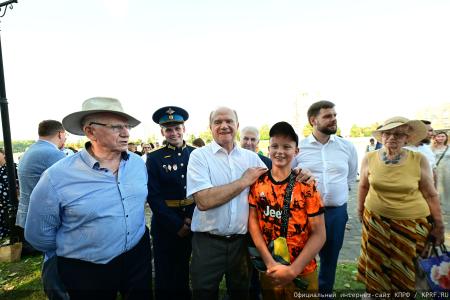 При участии Г.А. Зюганова в городе Орле состоялось открытие фестиваля цветов "Стрелка"
