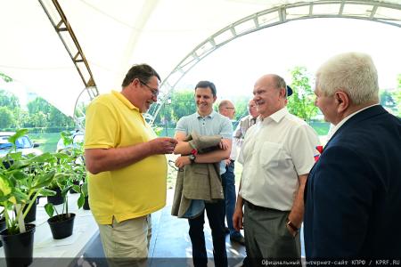 При участии Г.А. Зюганова в городе Орле состоялось открытие фестиваля цветов "Стрелка"
