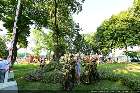 При участии Г.А. Зюганова в городе Орле состоялось открытие фестиваля цветов "Стрелка"