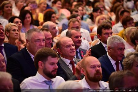 Продолжается рабочий визит Председателя ЦК КПРФ Г.А. Зюганова в город Орел. Второй день