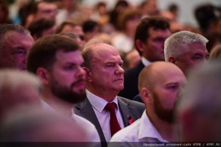 Продолжается рабочий визит Председателя ЦК КПРФ Г.А. Зюганова в город Орел. Второй день