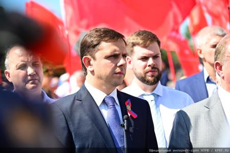 Продолжается рабочий визит Председателя ЦК КПРФ Г.А. Зюганова в город Орел. Второй день