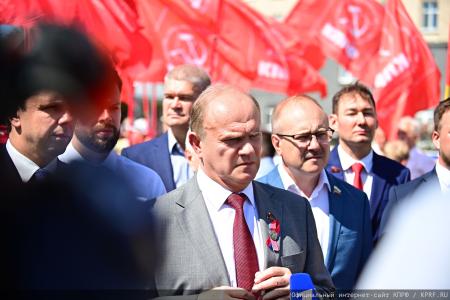 Продолжается рабочий визит Председателя ЦК КПРФ Г.А. Зюганова в город Орел. Второй день