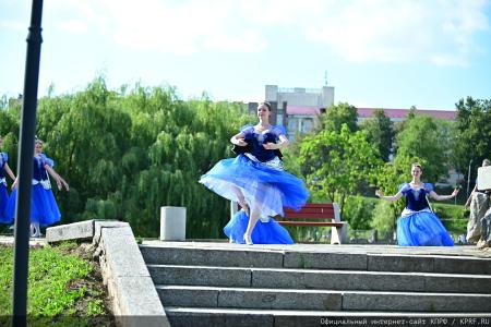 При участии Г.А. Зюганова в городе Орле состоялось открытие фестиваля цветов "Стрелка"