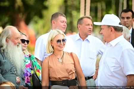 При участии Г.А. Зюганова в городе Орле состоялось открытие фестиваля цветов "Стрелка"