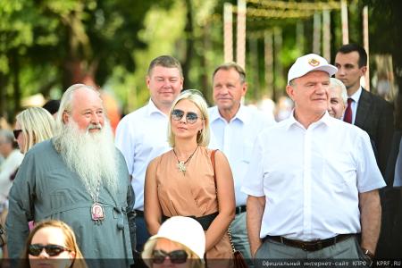 При участии Г.А. Зюганова в городе Орле состоялось открытие фестиваля цветов "Стрелка"